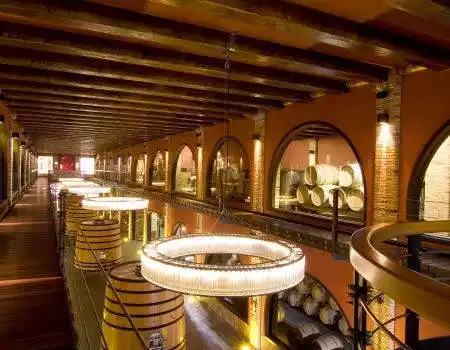 Stratvs Wineries