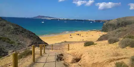 Cera Beach (Cerita)